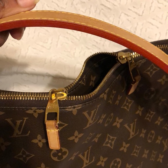 Louis Vuitton - Picture 5 of 9